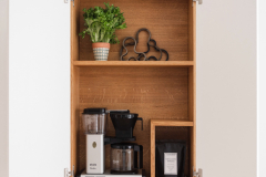 Seinämallin aamiaiskaappi mocca masterille