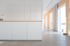 Minimi1 sokkelilla sekä ylätäytöillä ja sivuilla viimeistelty kokonaisuus