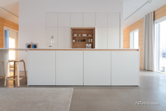 Aamiaiskaappi lämmittää tätä upeaa kokonaisuutta