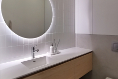 Koko seinän levyinen R 15 allaskaluste