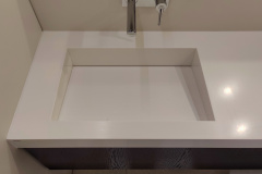 Kuutio allastaso seinähanalla