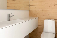 Valkoinen wc kaluste