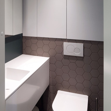 Täysvalkoinen R15 allastaso