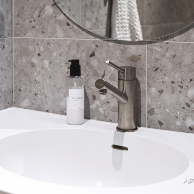 Ovaali allas on helppohoitoinen