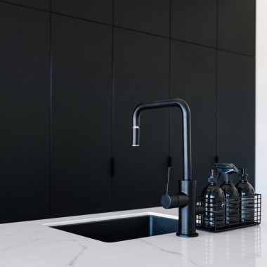 Alta-asennettu allas