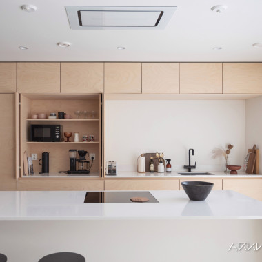 Koivuviiluinen keittiö etukuva