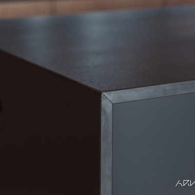 Saarekkeen pääty jiiriliitoksella