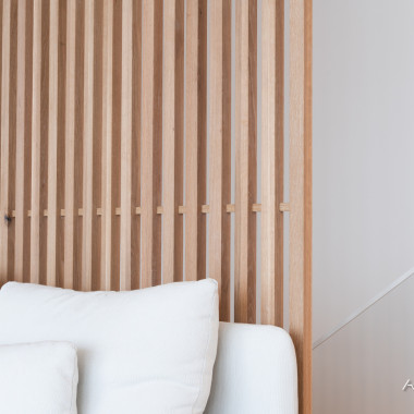 Rimaseinä päästää valon läpi