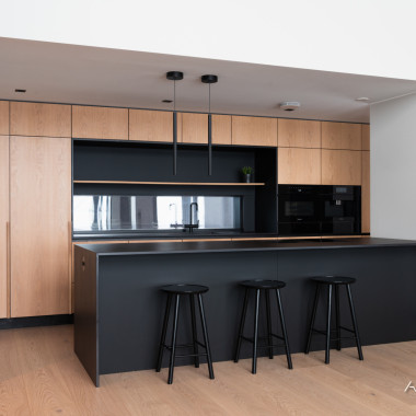 Tammi musta ja valkoinen - Upeat kaverit