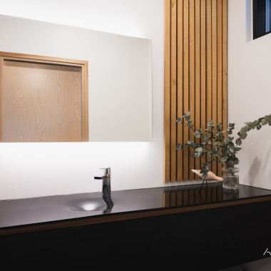 Pelkistetty wc kaluste Suppa-altaalla