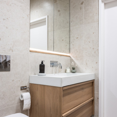 Massiivitamminen allaskaluste Kuutio vetimillä