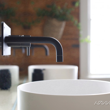 Peilin läpi asennetut seinähanat