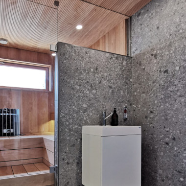 valkoinen allaskaluste