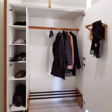 Eteiskalusteen uniikki sisältö