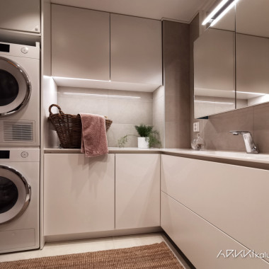 Kodinhoitohuone ja kylpyhuone saumattomasti kytkettynä