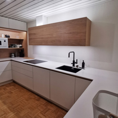 Tässä kohteessa saumaton L-taso tuplasti eli saumatonta tasoa jopa 5 metriä