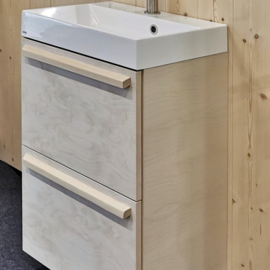 Koivuviluinen kylpyhuonekaluste Zalmiak vetimillä