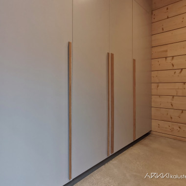 Zalmiak vetimet pehmentävät harmaat kalusteovet