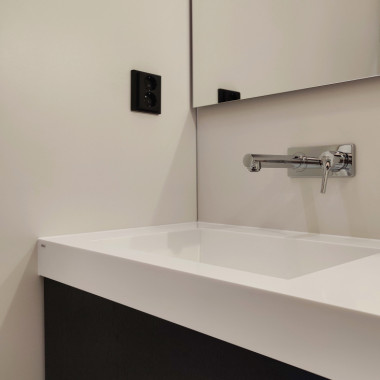 Kuutio-allas reunavahvennettuna