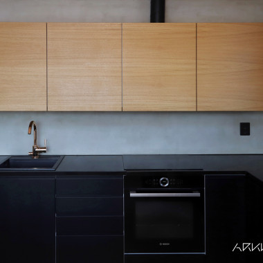 Tammiviiluset seinäkaapit jatkuvalla kuviolla