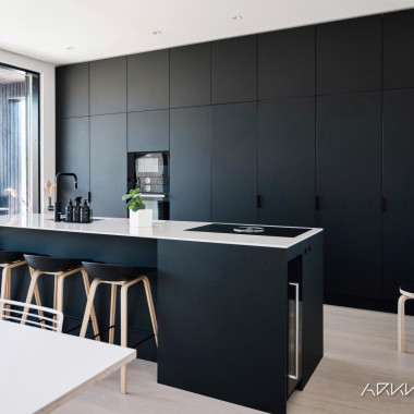 Tyylikas musta keittio